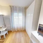 Charming 5th-floor In Vibrant Eaux-vives - Ja9-5