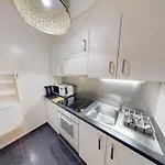 Charming 5Th-Floor Studio In Vibrant Eaux-Vives - Ja9-5